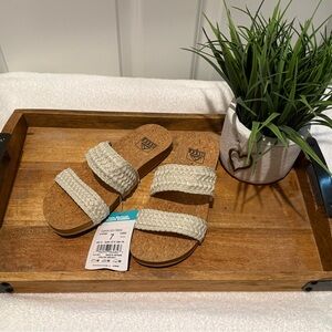 Reef Women's Cushion Vista Threads sandal with a crochet textile upper